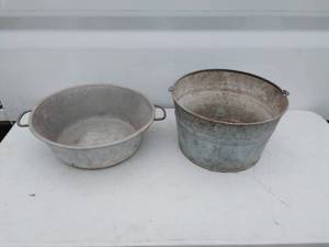 lot 133 image: 2 Galvanized Buckets