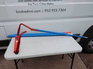 lot 136 image: Avalanche Light Weight Snow Removal Tool