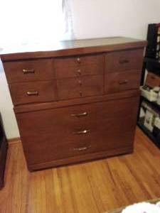 lot 140 image: Bassett 5 Drawer Chest