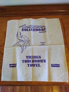 lot 152 image: Minnesota Vikings Terrible Towel