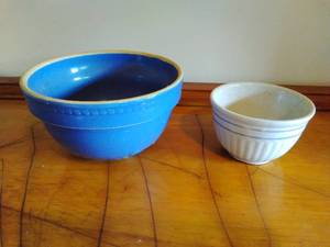 lot 159 image: Pair of Stoneware Bowls