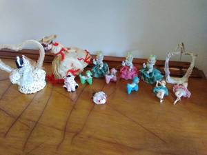 lot 162 image: Lot of Misc Dolls & Figurines