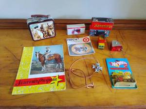 lot 165 image: Lot of Misc Vintage Toys
