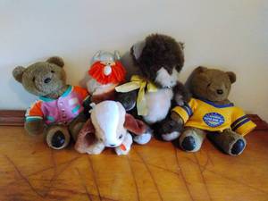 lot 167 image: Lot of Vintage Stuffed Animals