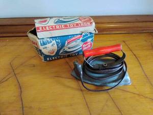 lot 173 image: Electric Toy Iron