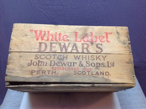 lot 36 image: Wood White Label Whisky Box