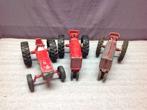 lot 40 image: International Tractors