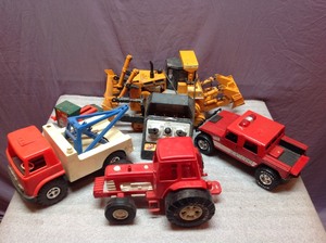lot 44 image: Toys
