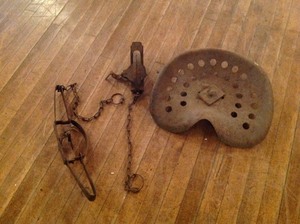 lot 52 image: Traps & Tractor Seat