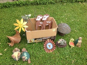 lot 86 image: Yard Ornaments