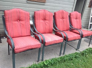 lot 89 image: Patio Chairs with Pads
