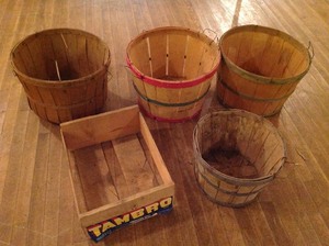 lot 76 image: Baskets