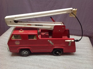 lot 109 image: Tonka Fire Truck