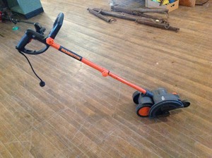 lot 139 image: Remington 11 Amp Edger
