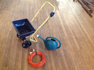 lot 146 image: Lawn Spreader & 50 Extension Cord