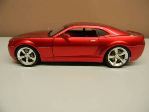 lot 24 image: JADA 2006 CHEVY CAMARO CONCEPT CAR - 118 SCALE - NICE - SEE PICTURES