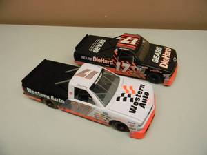 lot 37 image: RACING CHAMPIONS 118 SCALE CHEVY C-1500 #17 WESTERN AUTO TRUCK & ERTL 118 SCALE SEARS DIEHARD CHEVY TRUCK #17 - NICE - SEE PICTURES