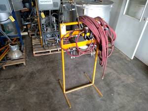 lot 7 image: Manifold Stand...