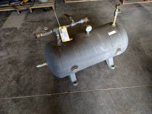 lot 10 image: Air Tank, 20 Gallon...