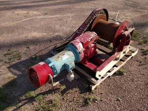 lot 37 image: Beebe Bros. 6000 lb. Electric Winch...