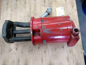 lot 50 image: Gusher Coolant Pump, 240480, 3 Pha...