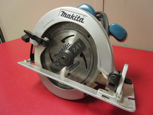 lot 904 image: MAKITA CIRCULAR SAW