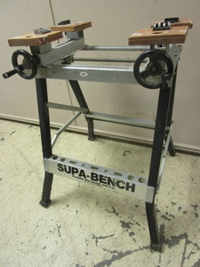 lot 915 image: SUPA-BENCH PORTABLE WORKBENCH AND VISE