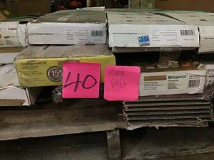 lot 40 image: MIXED LOT OF ASSORTED FLOORING