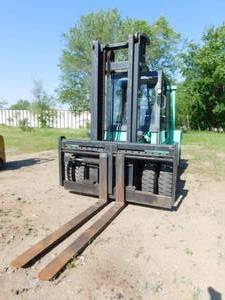 lot 3 image: 1995 Cat DP70 Forklift with Cab