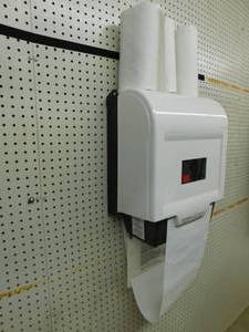 lot 23 image: Commercial Towel Dispenser