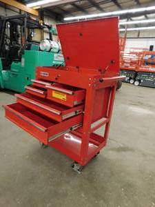 lot 24 image: Rolling 5 Drawer Tool Cart