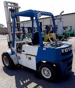 lot 6 image: 1977 Toyota 2FG40 Forklift