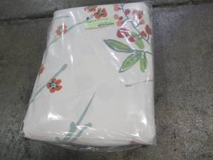 Kaitlin Multicolored Floral Flannel Full Flat Sheet, 50479A-F-MULTI - NEW.