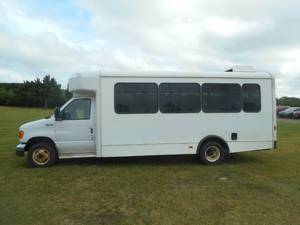 2005 Ford E450 SD Global Bus
