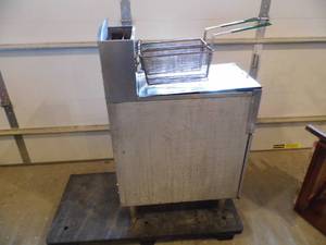 lot 3 image: Double Fryer