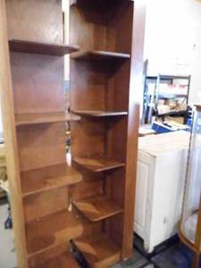 lot 22 image: Corner Shelf