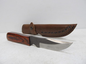 lot 65 image: Quality Signed Custom Made Fixed Blade Knife wSheath