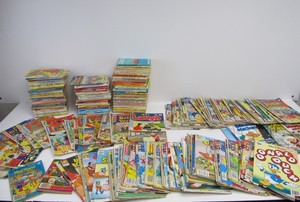 lot 70 image: LARGE Lot of Vintage ARCHIE & Other Comic Books