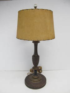 lot 36 image: Nice Vintage 1920s Textured Turned Wood Table Lamp