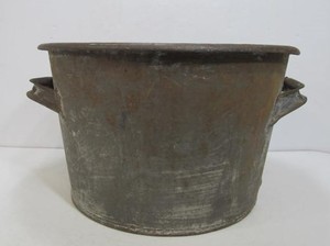 lot 115 image: Large Antique Heavy Steel Wash Tub