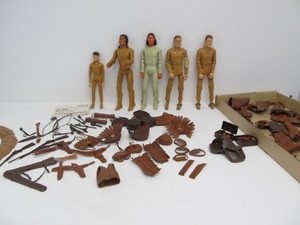 lot 136 image: 5 Vintage Marx JOHNNY WEST Action Figures wMany Accessories