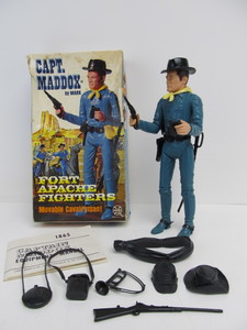 lot 137 image: Vintage 1960s Marx CAPTAIN MADDOX Fort Apache Fighters Action Figure wBox