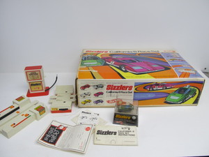 lot 145 image: Vintage 1960s Hot Wheels RED LINES Sizzlers California8 Race Set wBox