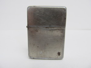 lot 173 image: Orig Late 1930s-1941 ZIPPO Smooth Bottom 4-Barrel Cigarette Lighter