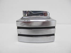 lot 171 image: Nice Vintage RONSON Deco Chrome Table Lighter