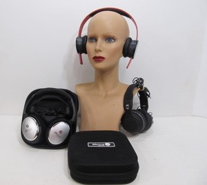 lot 276 image: 4 Nice Sets of Working Headphones