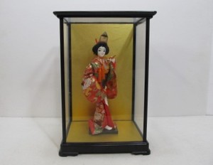 lot 283 image: Nice Japanese Geisha Girl Doll wCase
