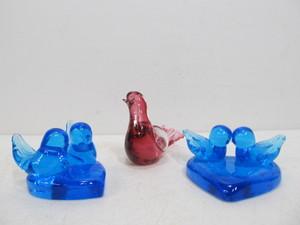 lot 303 image: 3 Art Glass Bird Sculptures 
