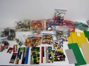 lot 264 image: Large Lot of LEGOS - Organized by Style