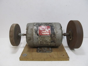 lot 76 image: Working Vintage POWR-KRAFT Bench Grinder